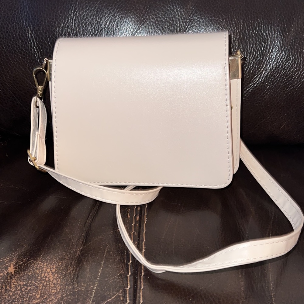 Cute blush pink purse - Picture 3 of 5